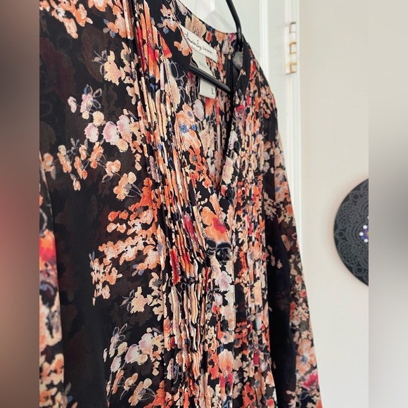AMERICAN RAGS Womens Sheer Black & Floral Blouse Pleated Button Detail SZ L - Picture 2 of 8